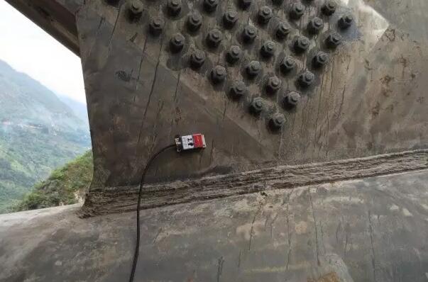 橋梁監(jiān)測傳感器